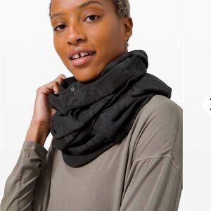Lululemon Vinyasa Scarf in Incognito Camo Multi Grey. NWT.